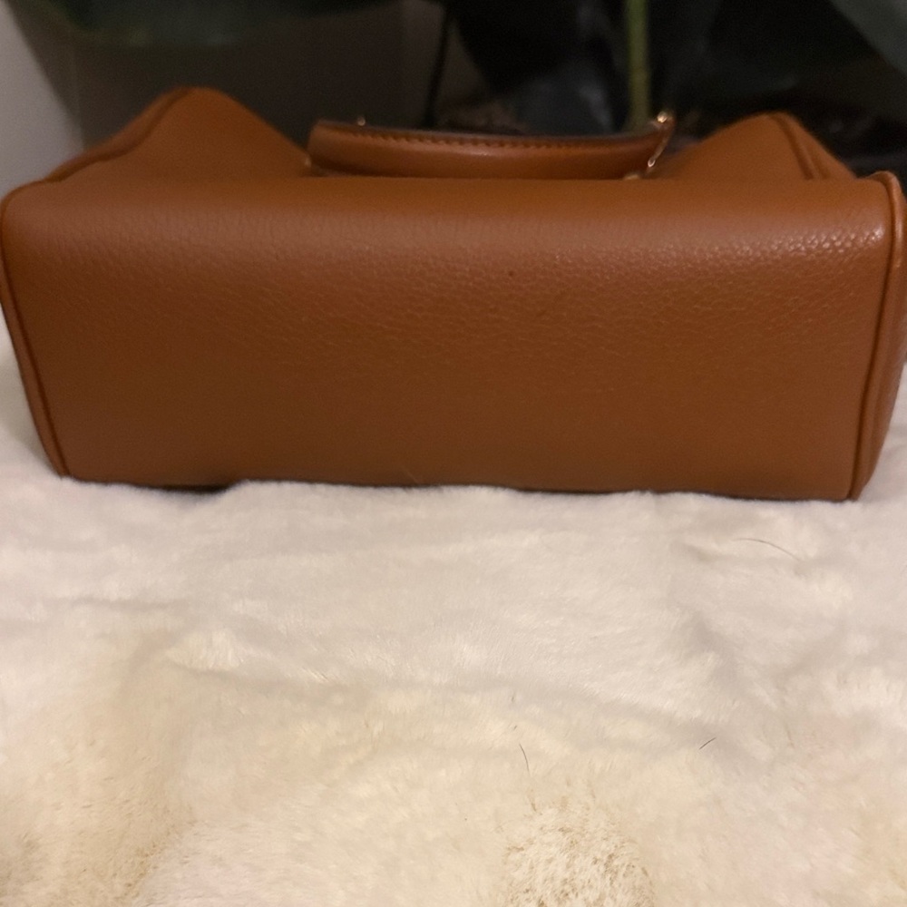 Tory Burch Crossbody Bag with Gold Accents EUC - Picture 2 of 4